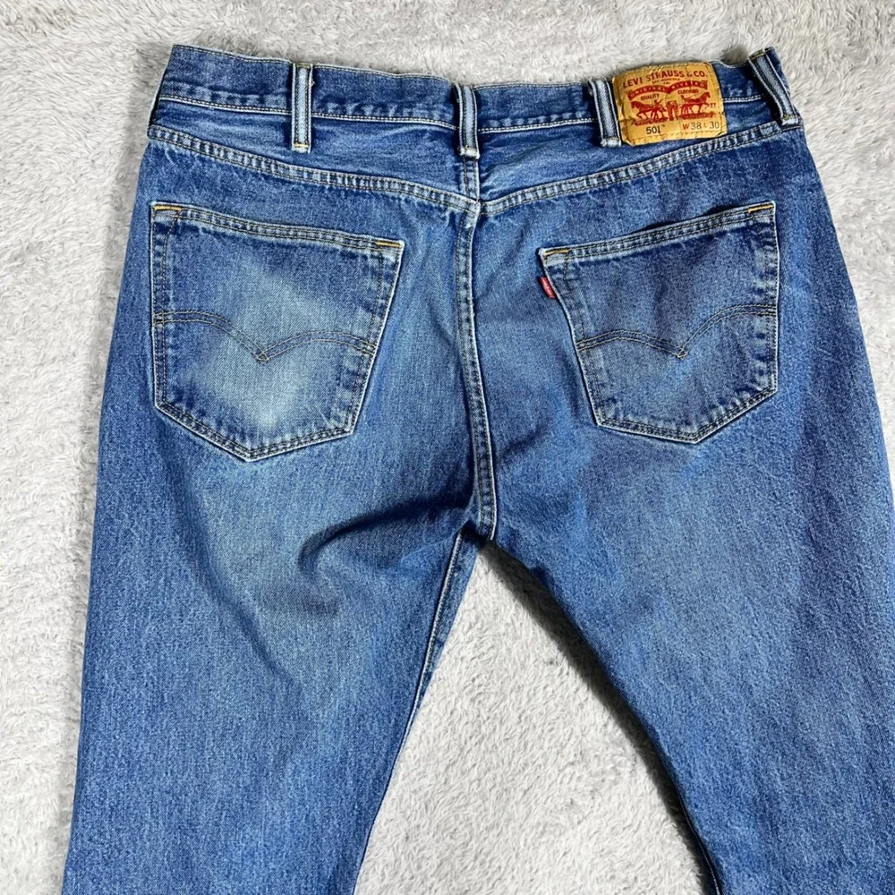 Levis 501 Original Fit Jeans Mens 38x30 Blue Denim Straight Leg Button Fly